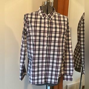 Gap Women’s Boyfriend Fit Button Down Shirt